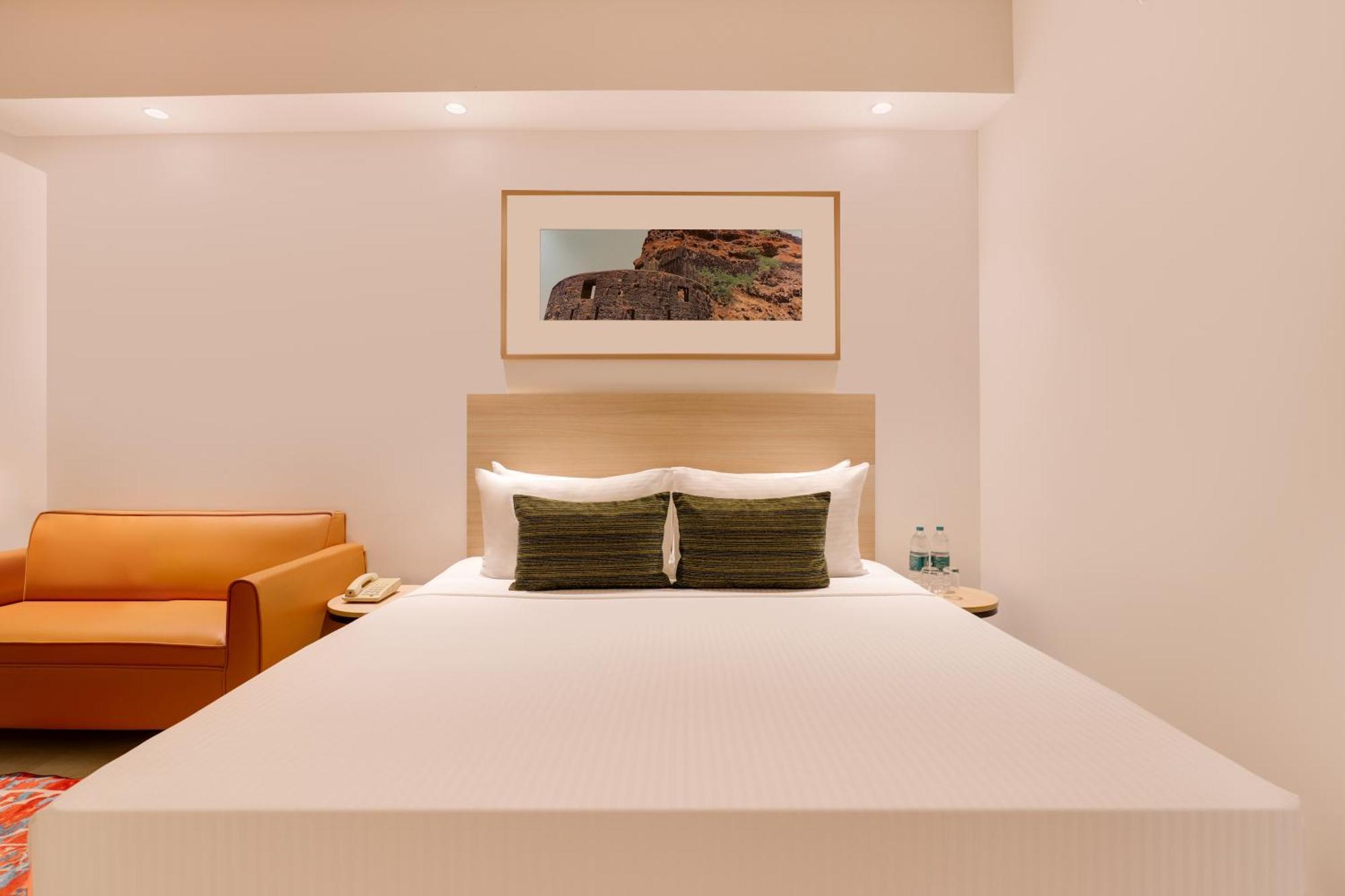 Hotel Lemon Tree Hinjewadi Pune