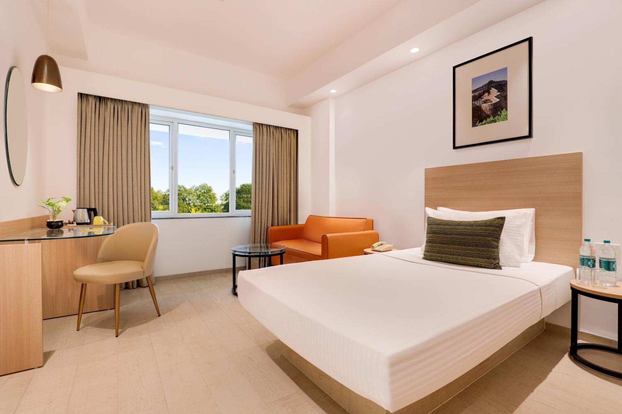 Lemon Tree Hinjewadi Pune Hotel 4*