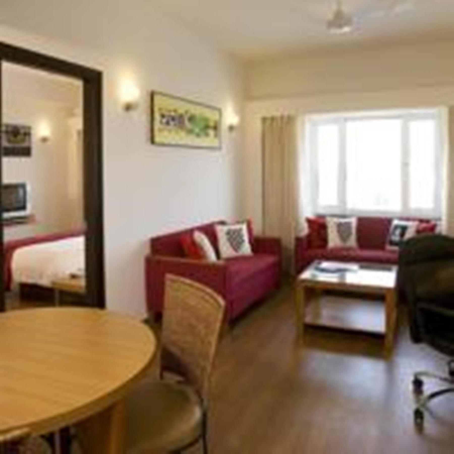 Hotel Lemon Tree Hinjewadi Pune