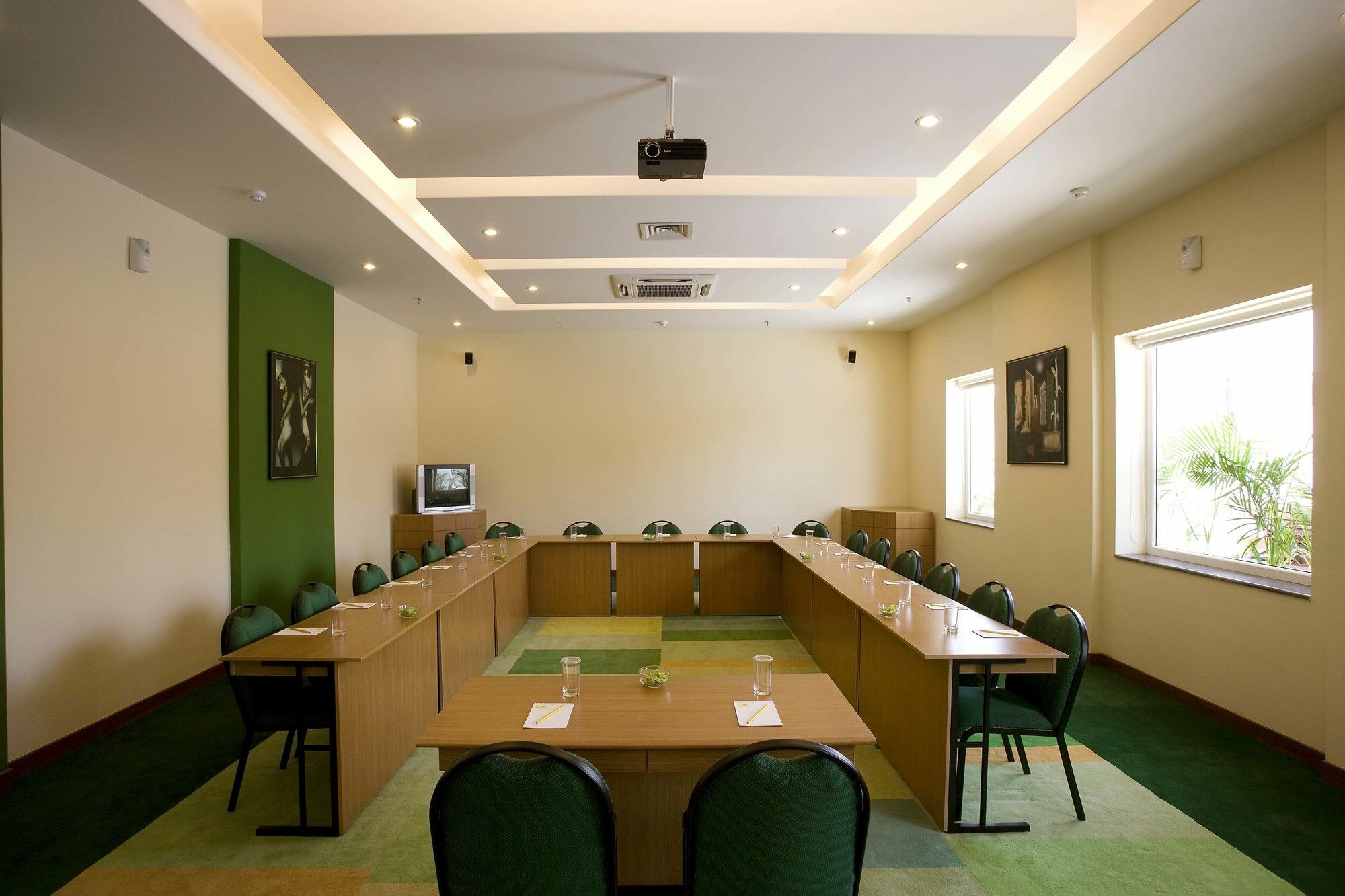 Lemon Tree Hinjewadi Pune 4*
