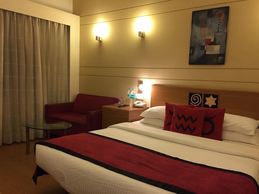 Hotel Lemon Tree Hinjewadi Pune 4*